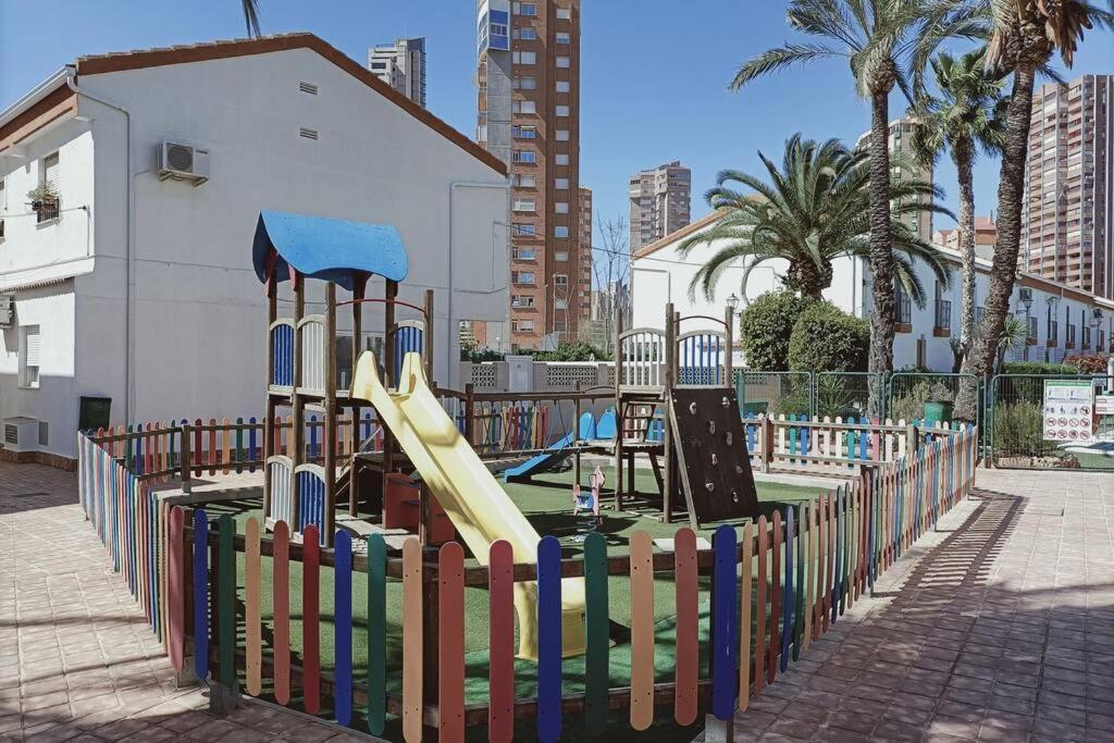 2 Bedroom Townhouse In Beautiful Gated Complex Бенидорм Экстерьер фото