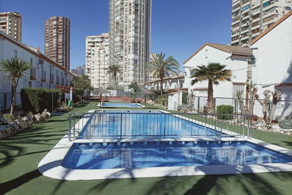 2 Bedroom Townhouse In Beautiful Gated Complex Бенидорм Экстерьер фото